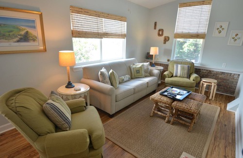 Isle of Palms Condo | #202 "Top O' the Stairs" 2Br/1Ba, Pet-Friendly