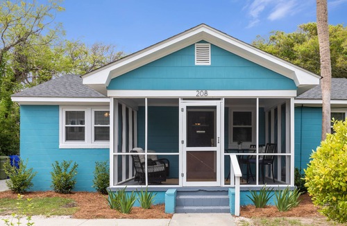 Folly Beach Cottage | 208 W Ashley - Under the Palms - Central Location - Pets Considered
