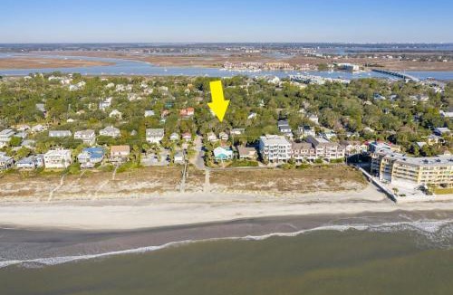 Folly Beach House | 220 W Ashley - Corner Cottage - Central Location