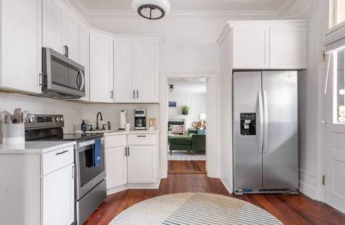 Downtown Charleston Apartment | 234 Ashley Ave, unit A