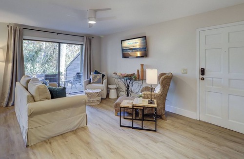 Sea Pines Condo | 2357 Racquet Club - On-Site Community Pool and Tennis & Pet Friendly
