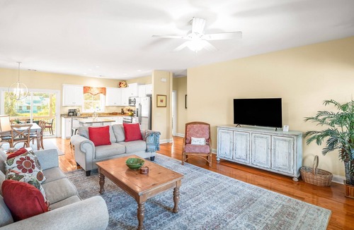 Deer Lake House | 271 Deer Lake Drive