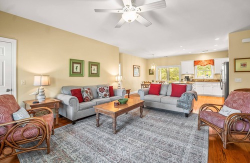 Deer Lake House | 271 Deer Lake Drive