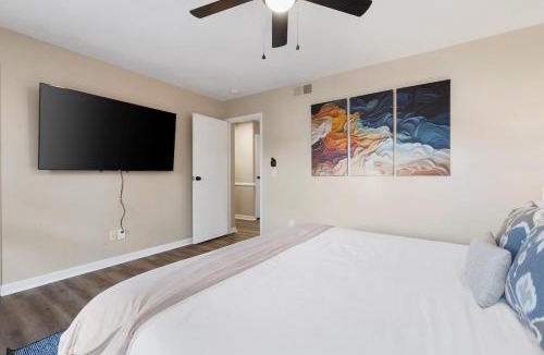 St. Andrews House | 2BR 1 and Half BA Stylish Condo Near Hospitals Shopping