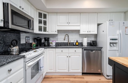 Spinnaker Beachhouses Villa | 2BR/2BA Spinnaker! Great Beach Location! Amenity access included! Pet Friendly!