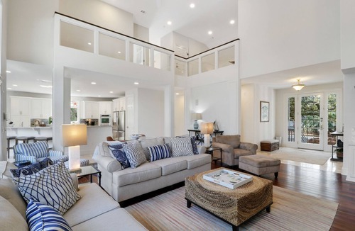 Sea Pines House | 2nd Row Sea Pines Home w/FREE Pool & Spa Heat Seasonally - Steps to Beach!