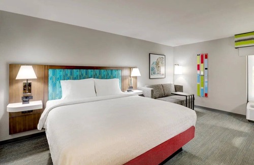 Polk Village Hotel | 3.5 Miles to Marine Corps Air Station | Room for Two | Pet-Friendly Stay