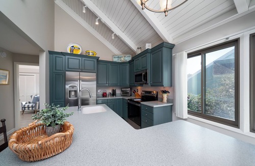 Sealoft Villas House | 3 Bedroom 2 Bath Cottage. Walk to Pool, Beach! Marsh View! Great location.