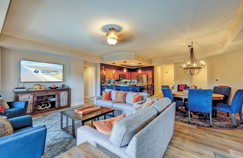 Shelter Cove Villa | 3 Bedroom/3 Bathroom Vibrant and Fun Villa - Gated Complex - Harbour Views