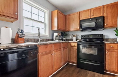 Richlands House | 3-bedroom beauty/a few minutes from the Jacksonville airport is waiting for you!