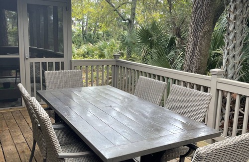 West Beach House | 3 bedroom cottage steps away from the beach Lic#RBL19-000133