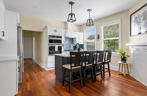 Downtown Charleston Apartment | 3 Bedroom Downstairs Unit - 3 Blocks to King St.