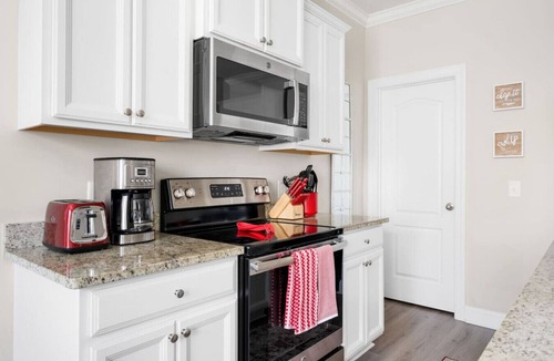 West Ashley Apartment | 3 Bedroom Furnished Townhome - Great Neighborhood!
