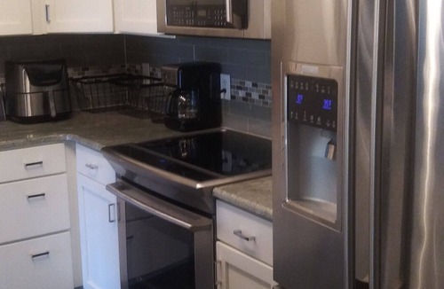 Mount Mourne Condo | 3 Bedroom Lakefront Condo w Pool FURNISHED SHORT-TERM RENTAL (30 DAYS+)
