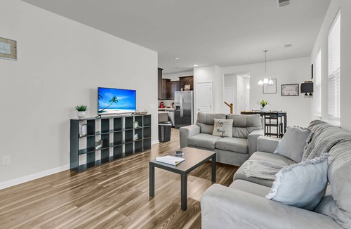Ladson House | 3 BR 2BA Peaceful Ladson Retreat - 30 Min to Downtown Charleston