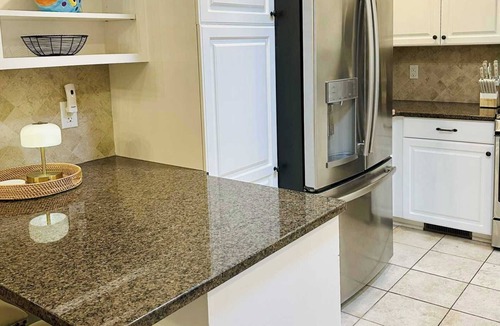 Seabrook Island Cottage | 3 BR/2BA Screened Porch Cottage! Amenity Access Included!