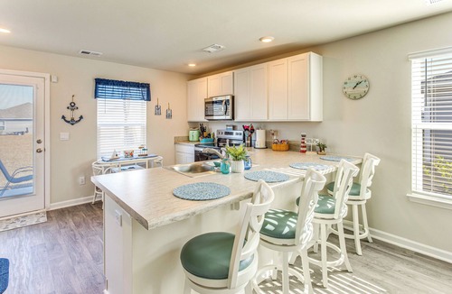 Supply House | 3 Mi to Holden Beach! Family Home w/Patio