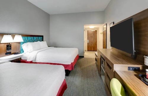 Polk Village Hotel | 3 Welcoming Rooms Near Beaufort Waterfront Park – 2.5 Miles | Pet-Friendly