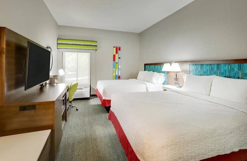 Polk Village Hotel | 3 Welcoming Rooms Near Beaufort Waterfront Park – 2.5 Miles | Pet-Friendly