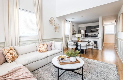 Downtown Charleston Apartment | 360 King