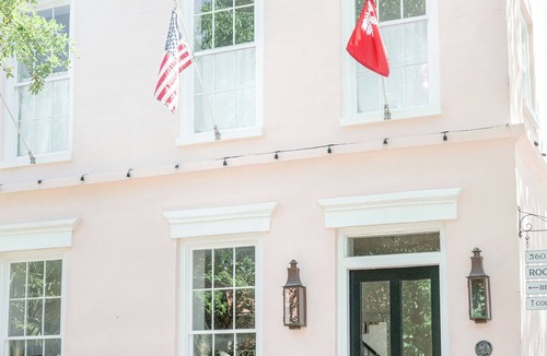 Downtown Charleston Apartment | 360 King