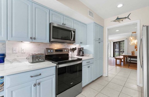 Spinnaker Beachhouses Villa | 3BR/2BA Spinnaker! Golf/Lagoon Views! Walk to Pelican Beach, Club, Pools! Amenity access included!
