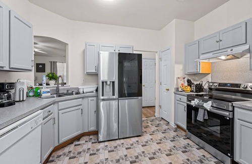Paw Creek House | 3BR Home Near Airport Fully Stocked