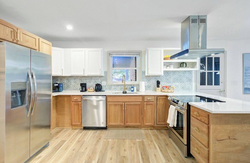 Summerville House | 4 bedroom house in Summerville perfect for family, business, group bookings!