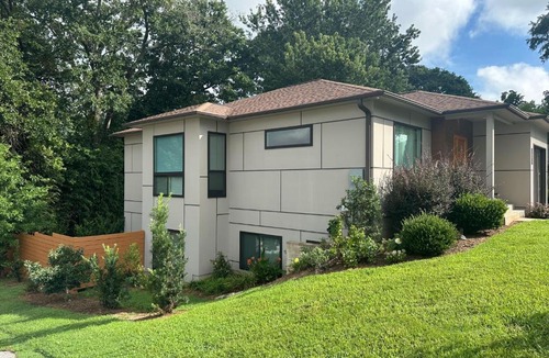 Greenville House | 4 Mi to Dtwn Greenville: Group-Ready Home w/Yard