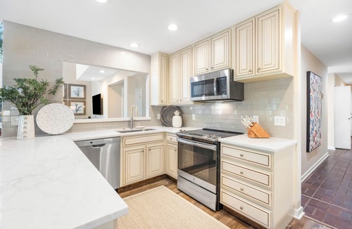 Heritage Woods House | 45 Deer Run Lane: A BESTNEST by Beverly Serral w/Private Pool