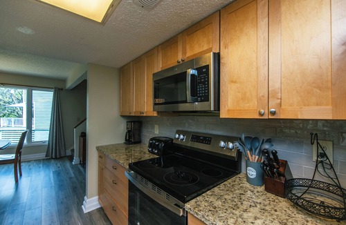 Ocean Ridge House | 493 Egrets Pointe-Beautiful Townhome on Lagoon; Pool/Amenity Access Included