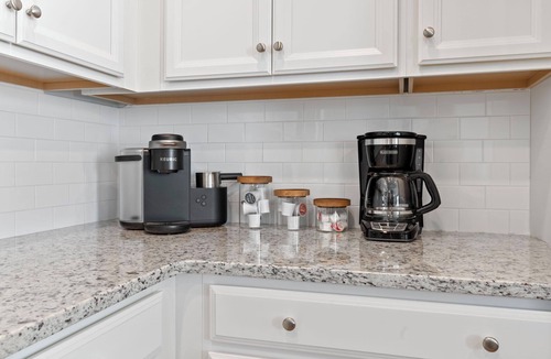 Central Myrtle Beach House | 4BR Cottage Near Beach, Golf & Broadway