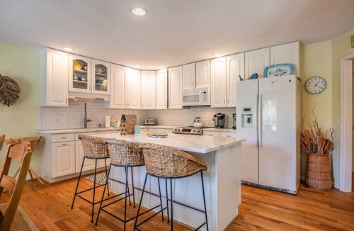 Saint Helena Island House | 4BR Retreat - 2 Master Suites - Golf Cart Included - Aug 1 discounted save