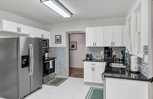 Columbia House | 4BR Retreat w/Game Shed | Near Downtown