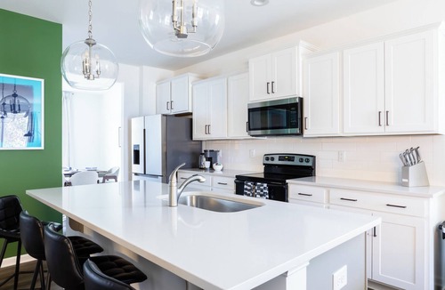 Clayton House | 4Br Sleeps 10 w/Fenced Yard & Movie Room - Modern Home near Downtown Clayton