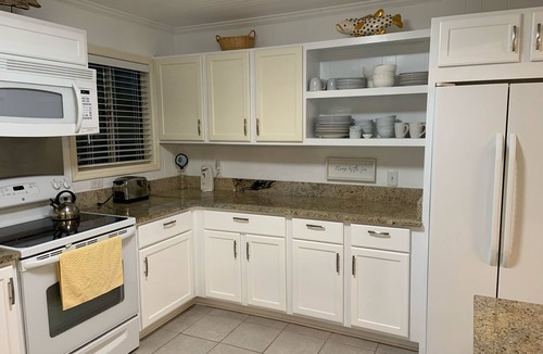 Sea Pines House | 4th row! Refreshed and Ready! 2 min walk to Sea Pines beach! Private pool!