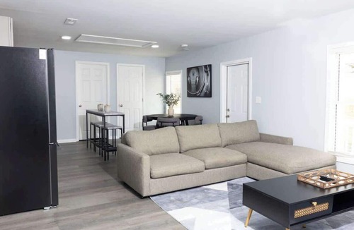 Burlington House | 5 Min to Elon | Car Rental Avail. | Washer/Dryer