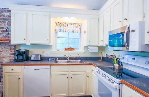 Folly Beach House | 5 Min Walk to Beach & Berts! Relax in this Pet & Family Friendly Home with Wrap-Around Deck.