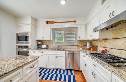 Sea Pines House | 5 ⭐️ property! Private pool!SHORT walk to beach! ❤️ of Sea Pines. Sleeps 12