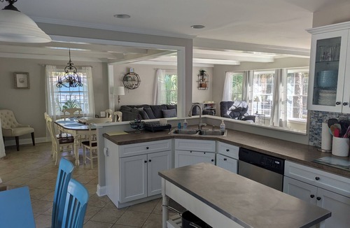 Blue Heron Lake House | 500 Remora Dr - 2 Ensuite, Scr Porch/Deck, Golf Cart & Amenity Avail, Pet OK