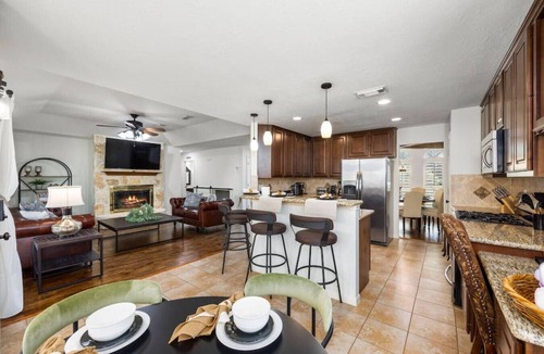 Willow House | 5BR Half-Acre Getaway–Heat Pool,Hot Tub,EV Charger