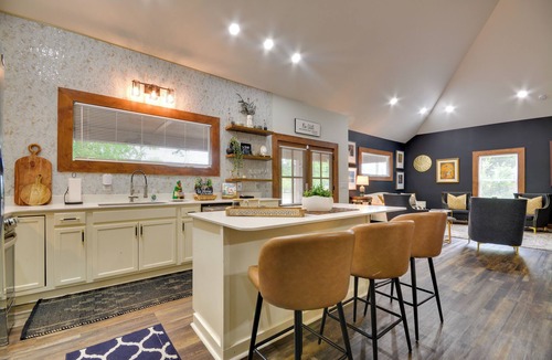 Greensboro House | 6 Mi to Wet 'n Wild! Family Escape w/Yard & Deck