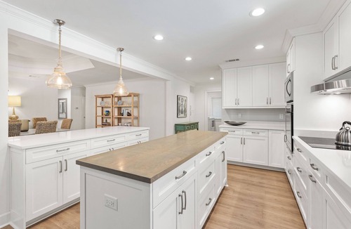 Sea Pines House | 63 South Sea Pines: A BESTNEST by Beverly Serral