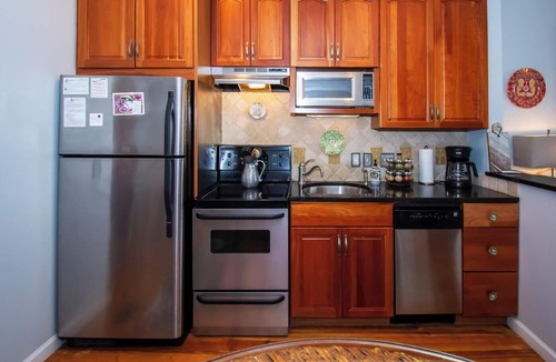 Saint Helena Island Cottage | 708 Ocean Cottage - One Bedroom House is located in Fripp Island