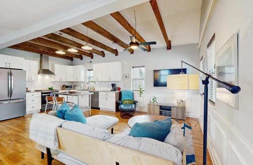 Westside House | 9 1 2 F Street - 30 Day Rental