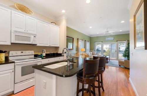 Waters Edge House | 93 Waters Edge - Townhome - Pool