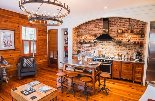 Cannonborough Elliotborough House | 9BR Antebellum Mansion | Sleeps 16 Downtown Charleston