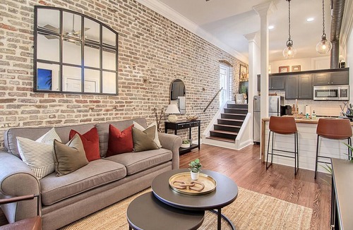 Charleston Historic District Condo | A Charleston Single - King St. Loft