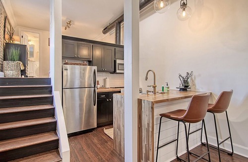 Charleston Historic District Condo | A Charleston Single - King St. Loft