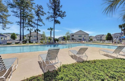 Waterford Plantation Condo | A Home Away from Home: 2-bdrm condo in Myrtle Beach w/amazing golf course view